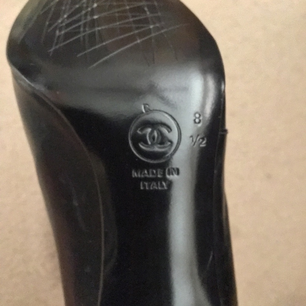 *SOLD* Vintage Chanel Black/Beige Cap Toe Pumps - Picture 8 of 8